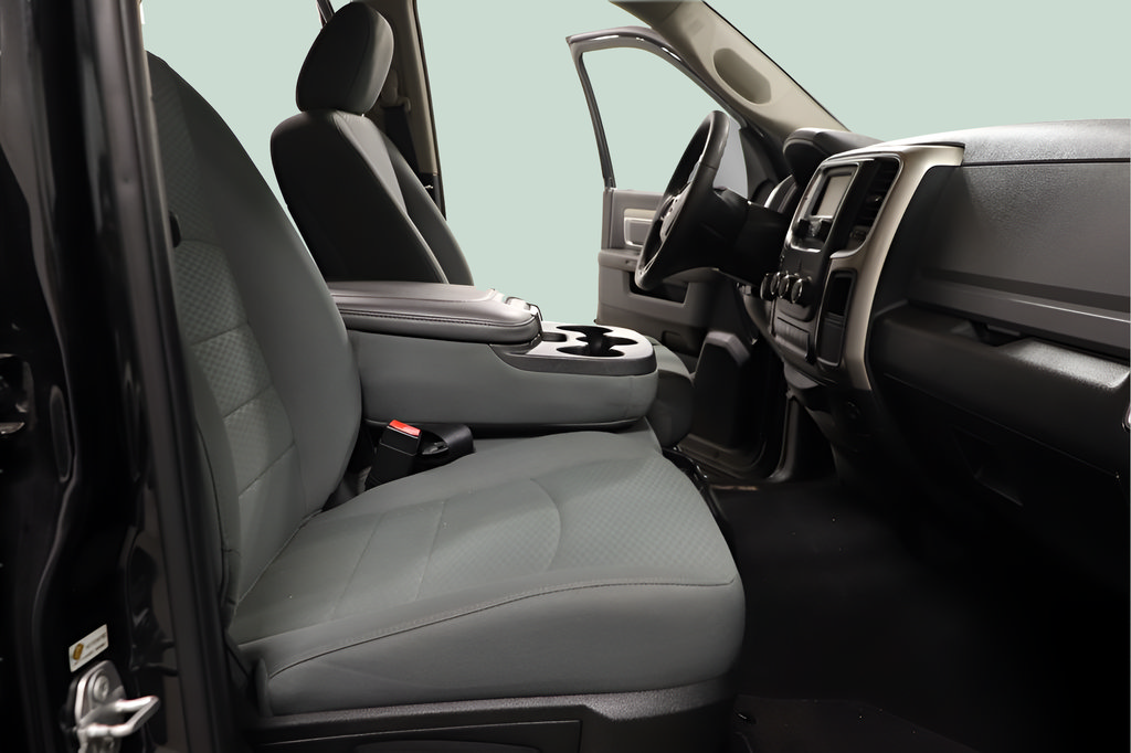 Used 2018 RAM 1500 Classic SLT AWD/4WD image 25