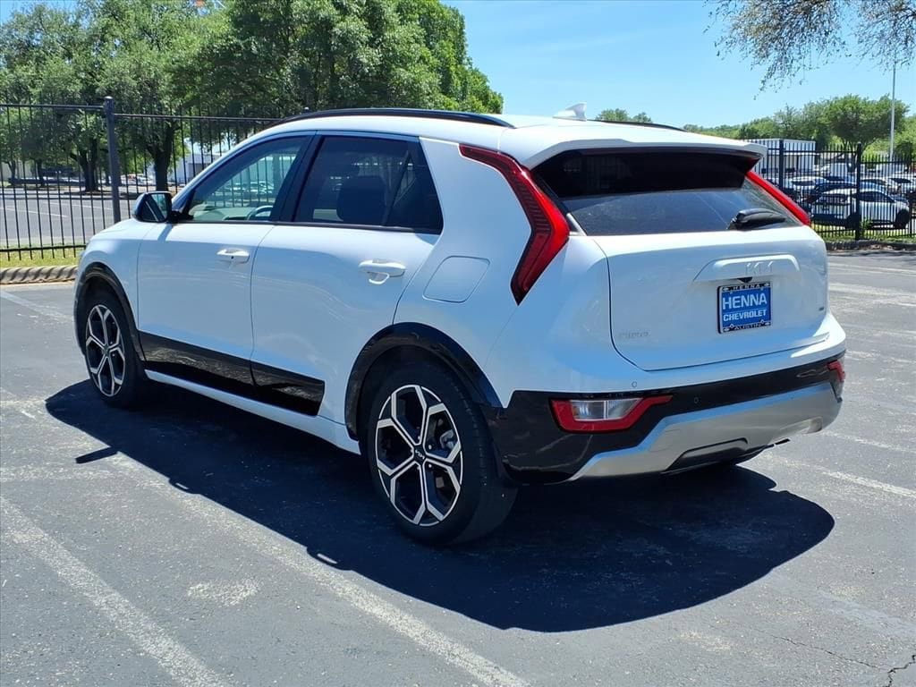 Used 2023 Kia Niro EX Touring image 6