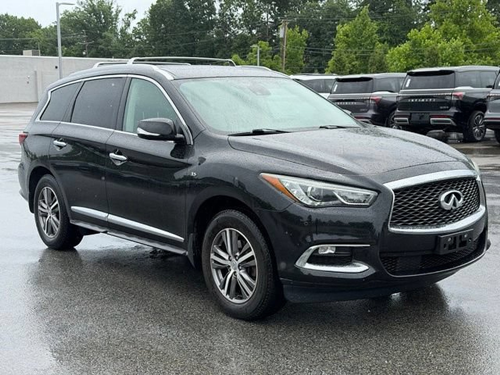 Used 2019 INFINITI QX60 Luxe w/ Essential Package AWD/4WD image 1