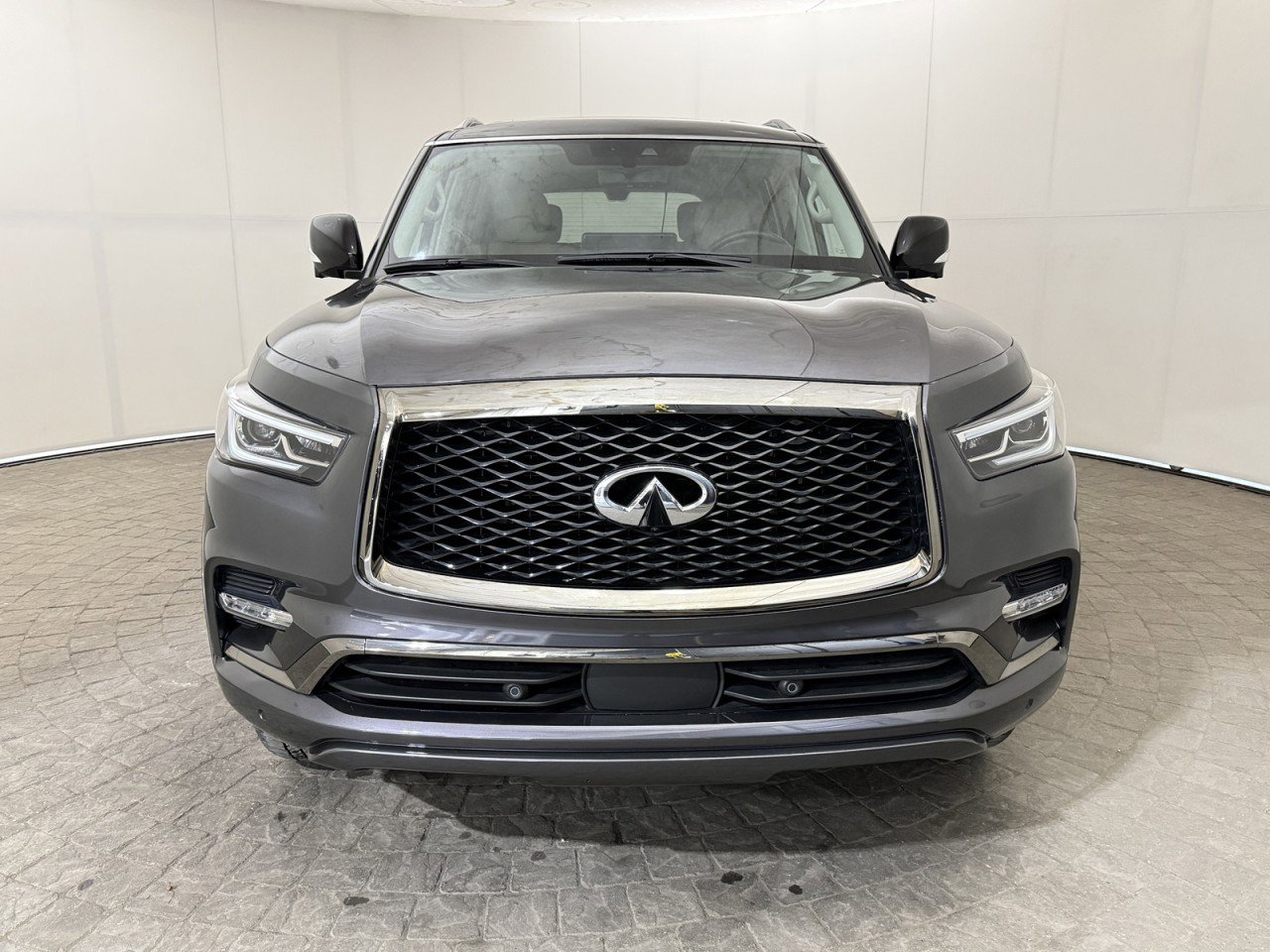Used 2024 INFINITI QX80 Premium Select w/ Cargo Package image 2