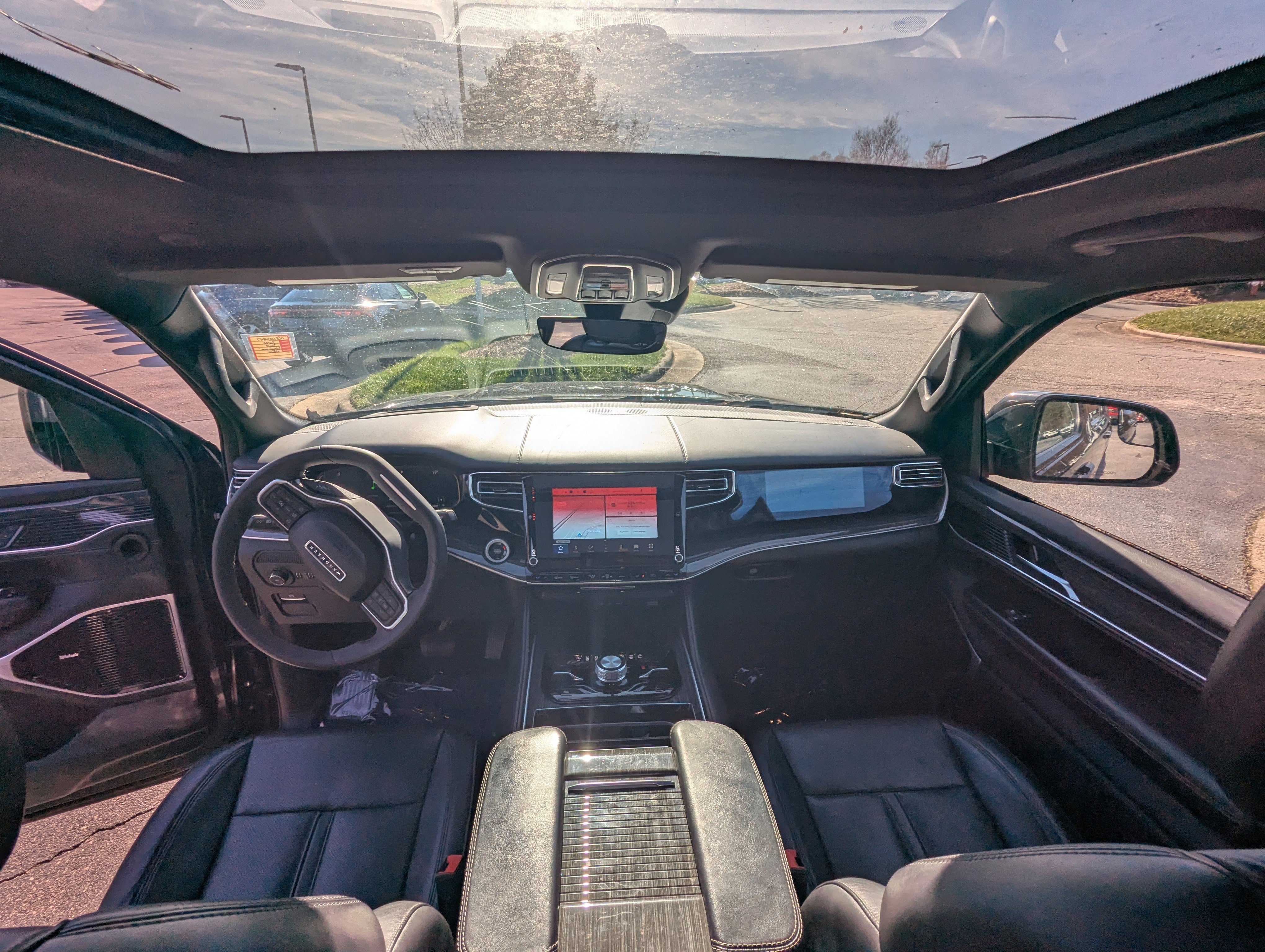 Used 2022 Jeep Wagoneer Series III w/ Premium Group I image 12