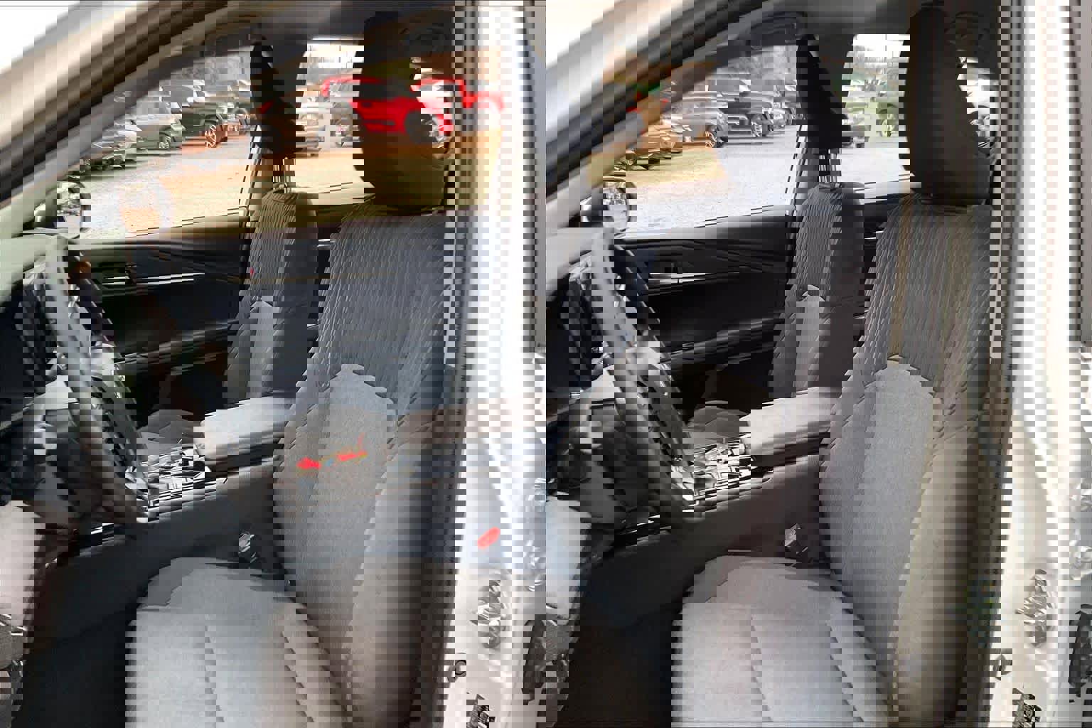 Used 2025 Toyota Camry LE w/ Convenience Package image 8