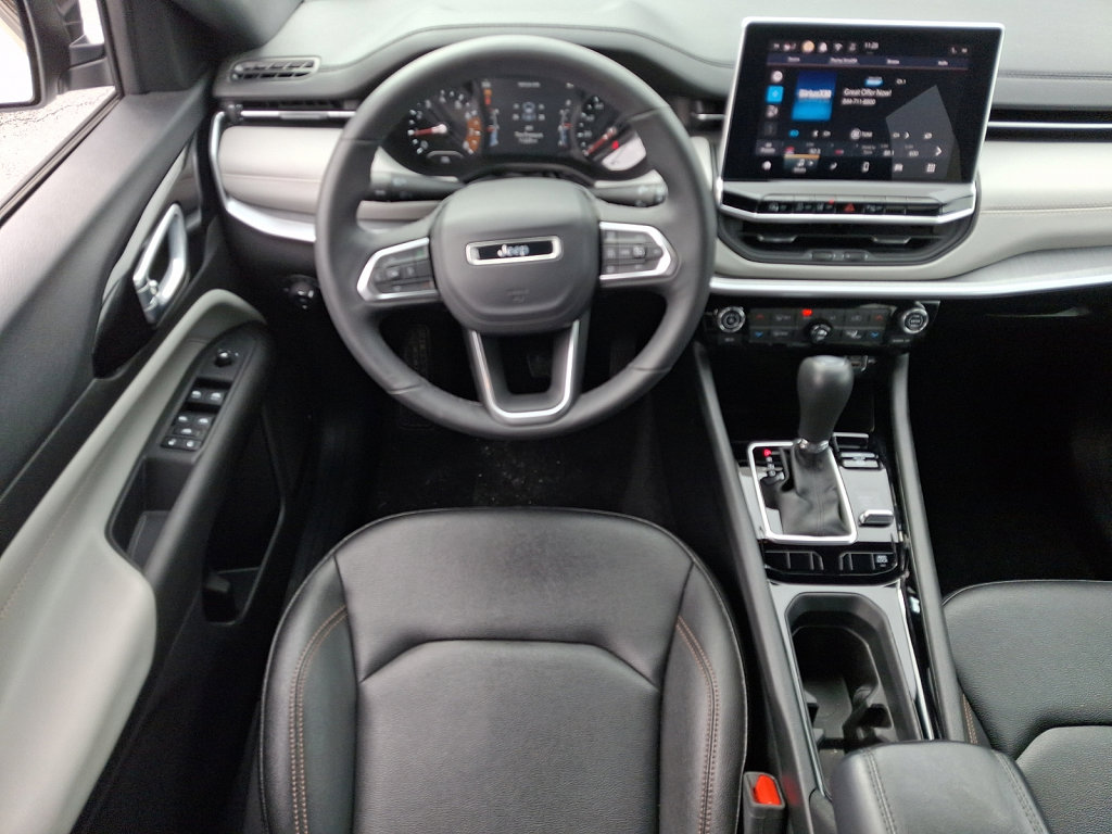 Used 2024 Jeep Compass Limited image 22