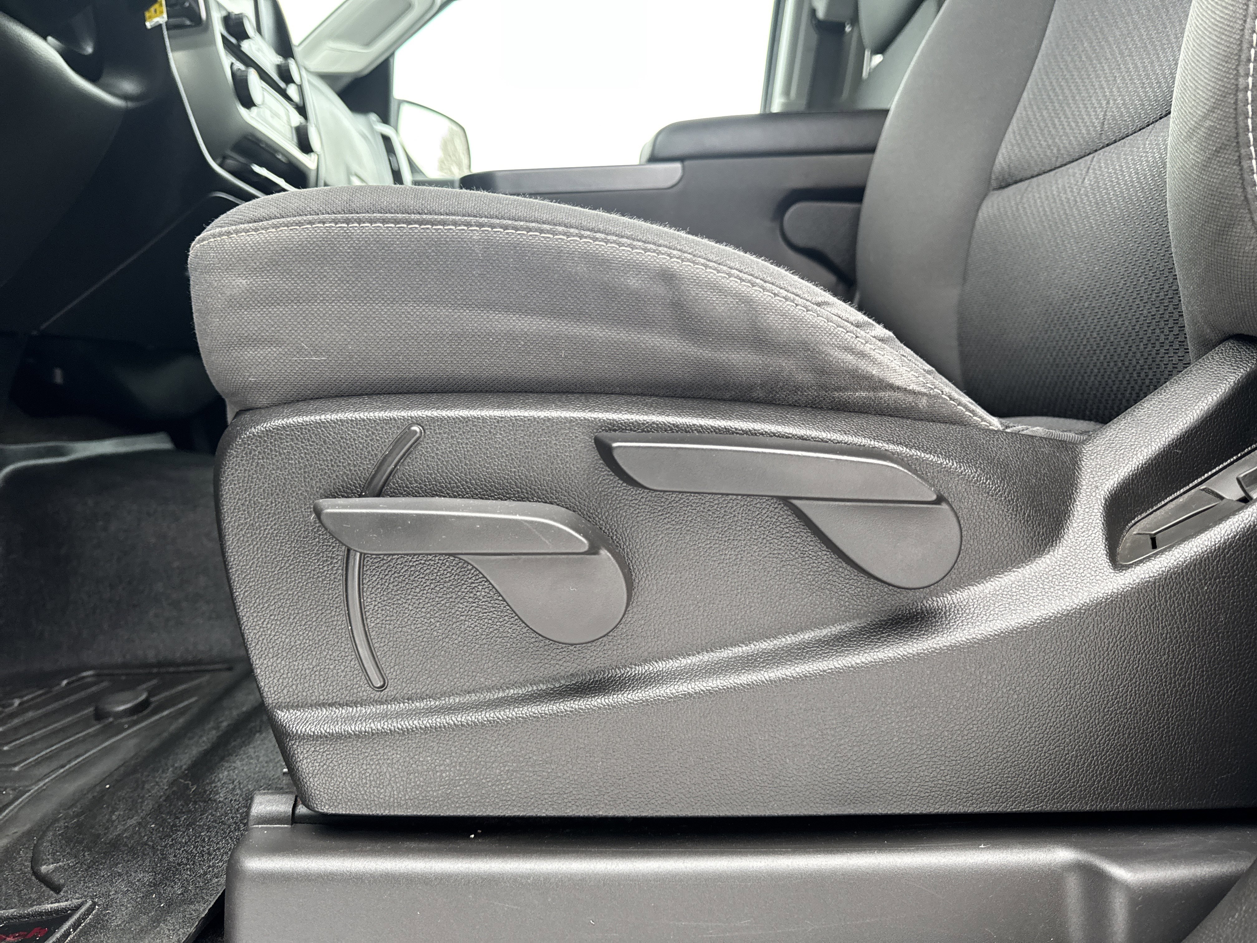 Used 2016 Chevrolet Silverado 1500 LT image 15