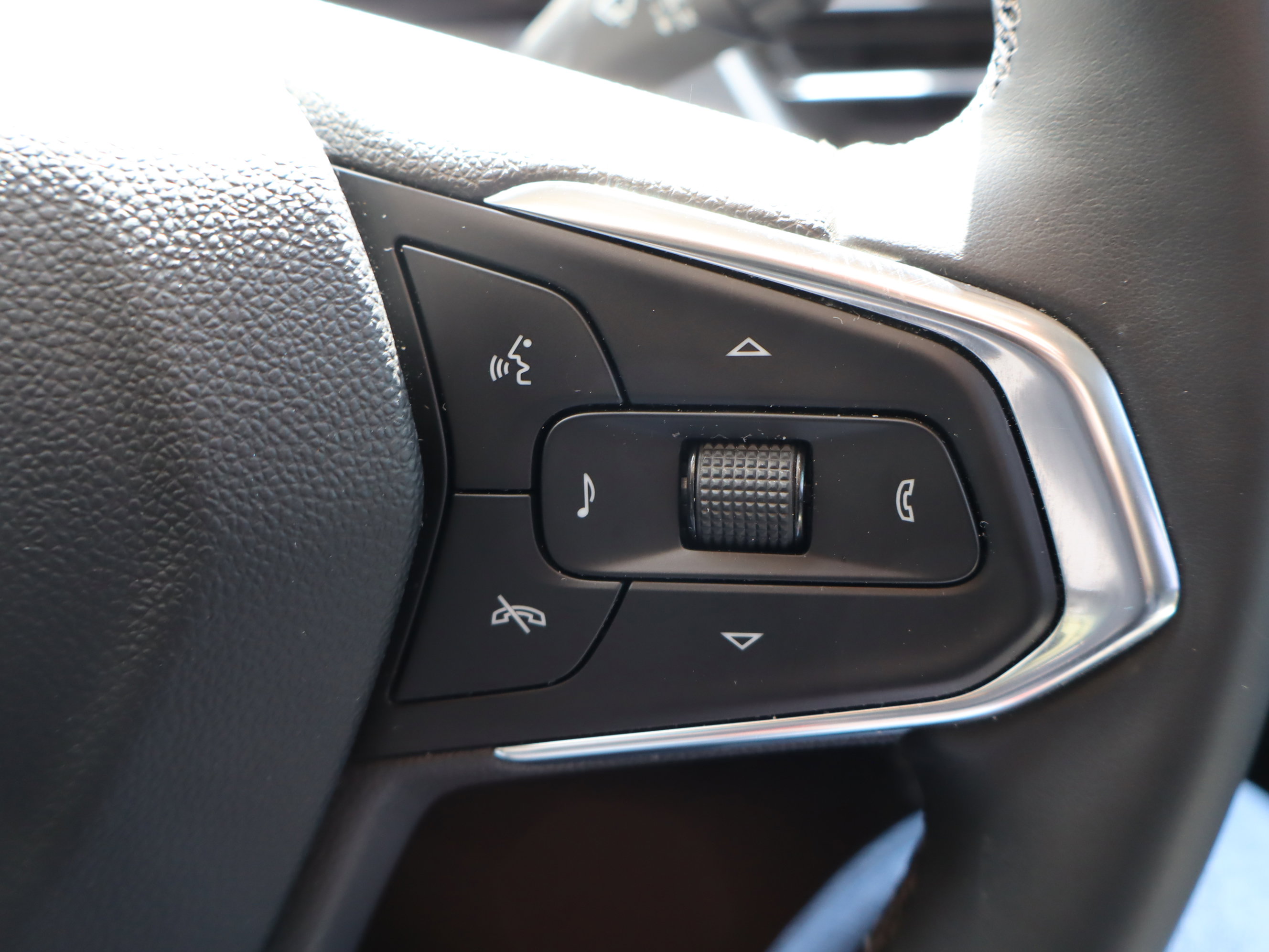 Certified 2025 Chevrolet TrailBlazer LT w/ Convenience Package image 20