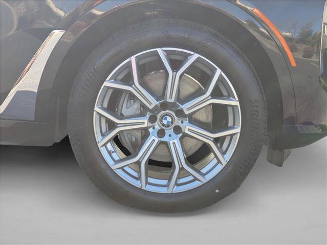 Used 2025 BMW X7 xDrive40i w/ Premium Package image 10