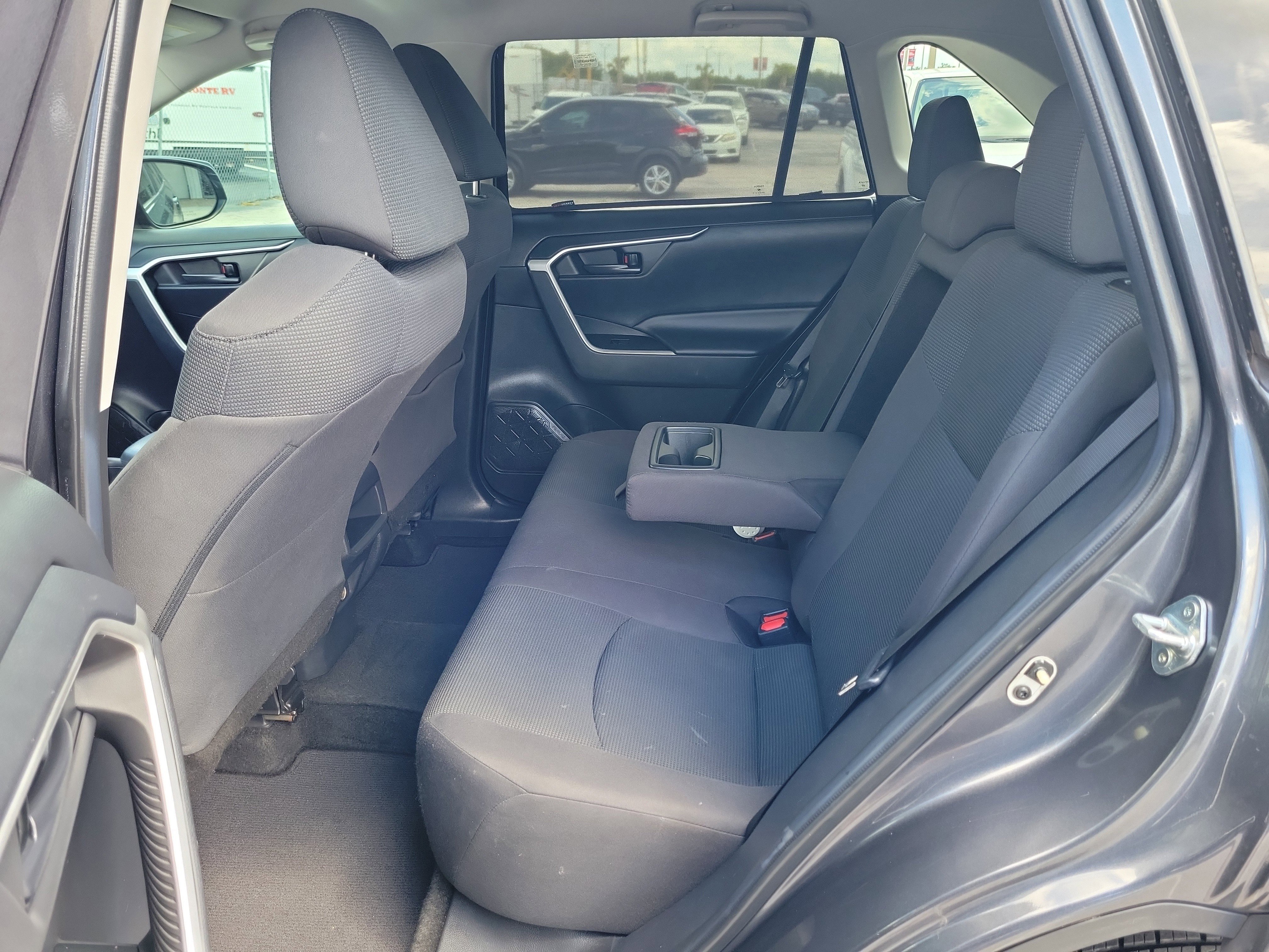 Used 2021 Toyota RAV4 LE FWD image 14