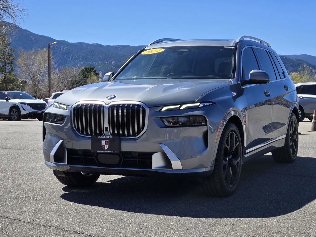 Used 2024 BMW X7 xDrive40i w/ Premium Package image 3