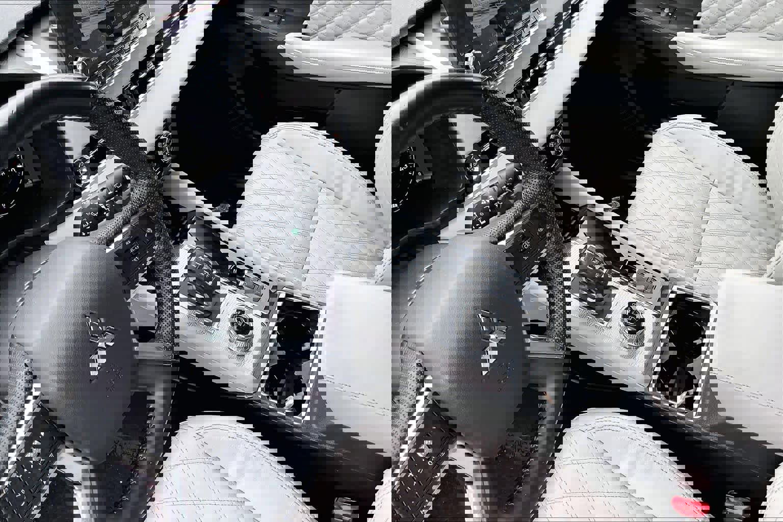 Used 2023 Mitsubishi Outlander SEL image 16