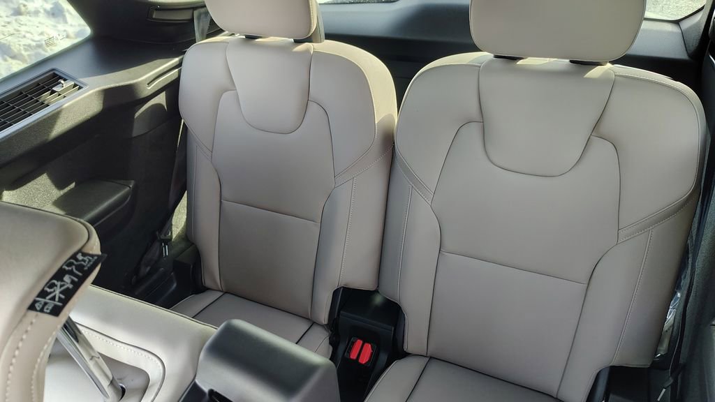 New 2026 Volvo XC90 B6 Plus w/ Protection Package Premier image 32