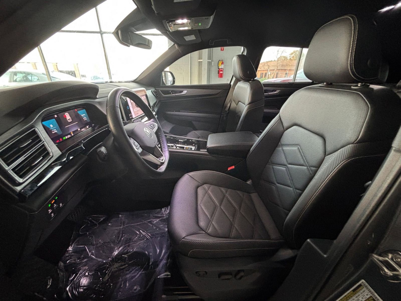 Used 2025 Volkswagen Atlas Cross Sport SE image 27