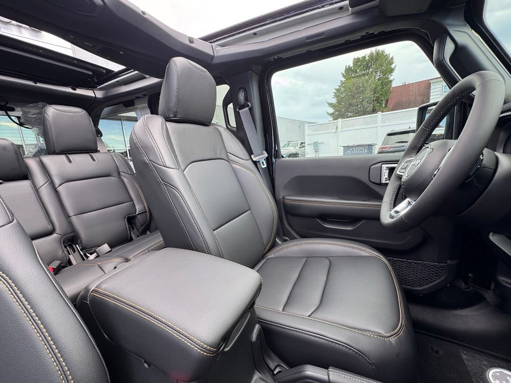 New 2026 Jeep Wrangler Unlimited Sahara AWD/4WD image 19