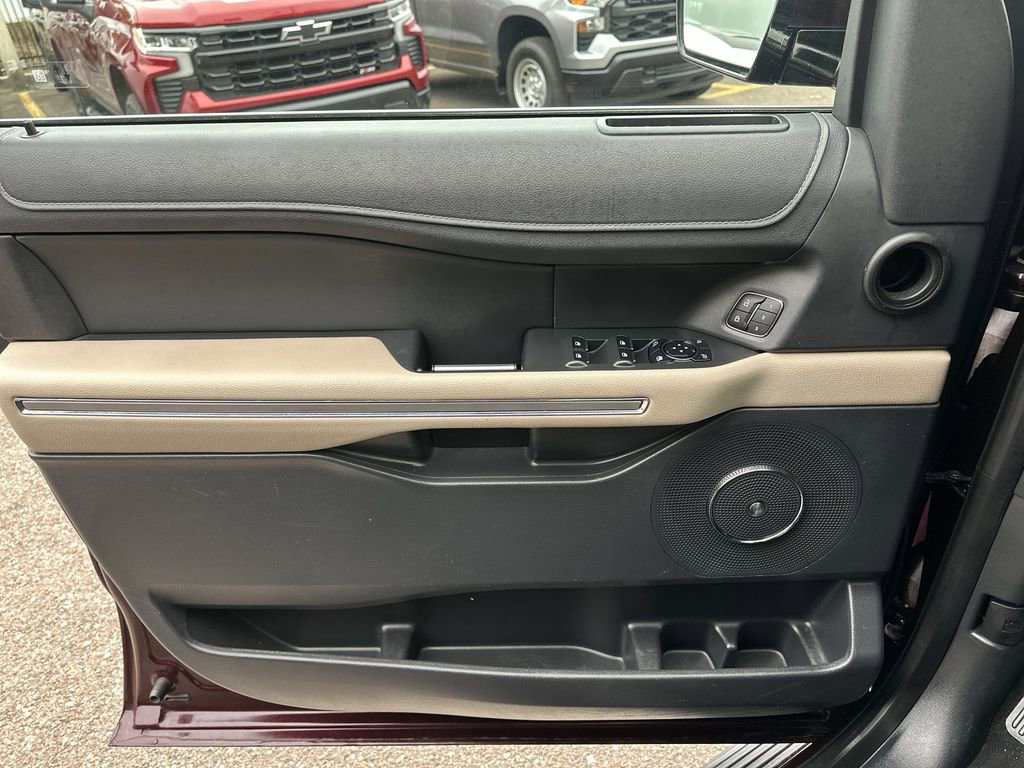 Used 2024 Ford Expedition Max Limited image 31