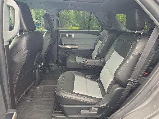 Certified 2023 Ford Explorer XLT w/ Equipment Group 202A RWD image 18