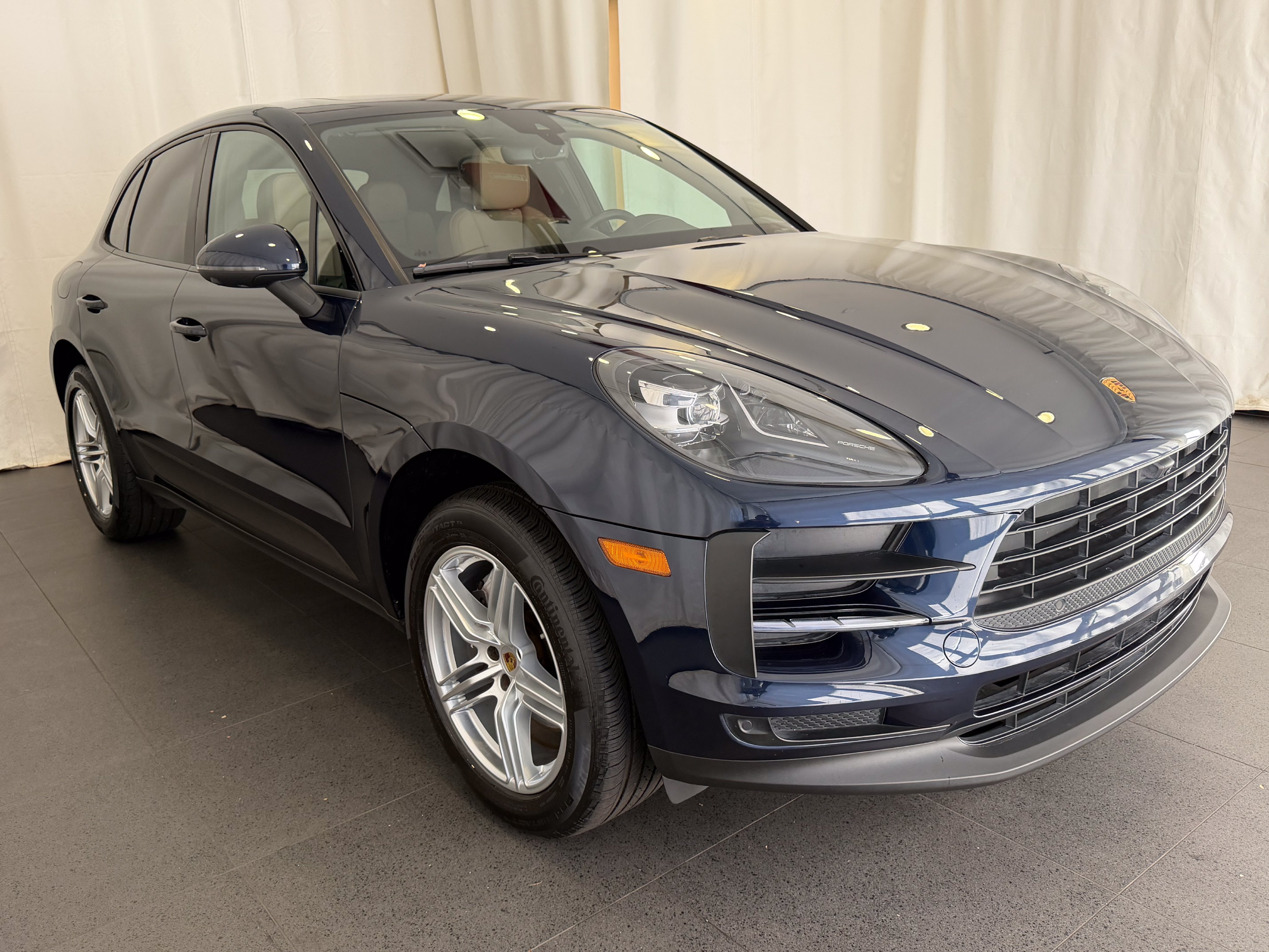 Certified 2021 Porsche Macan AWD/4WD image 7