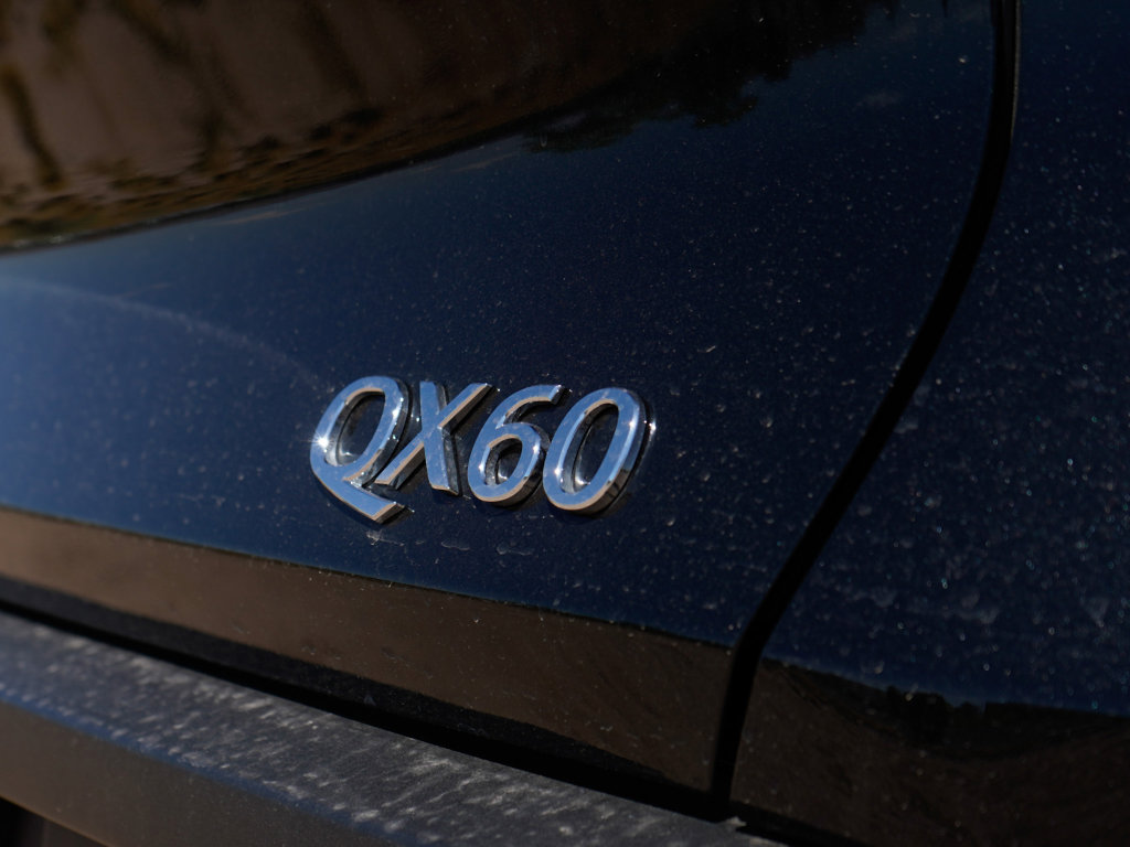 Used 2025 INFINITI QX60 Pure image 9