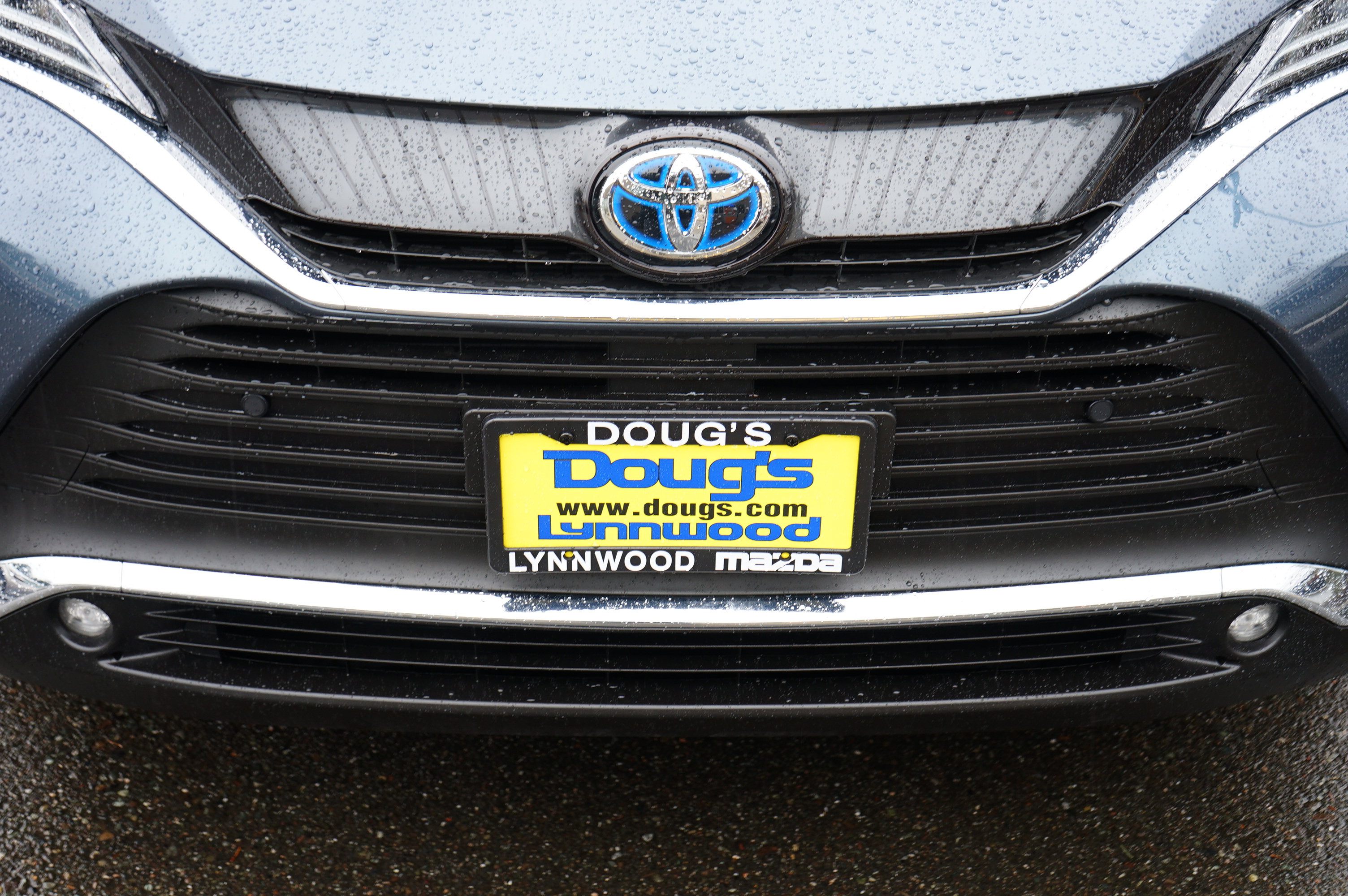 Used 2024 Toyota Venza XLE AWD/4WD image 9