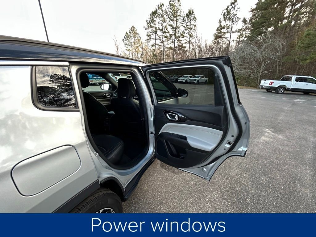 Used 2024 Jeep Compass Limited image 20