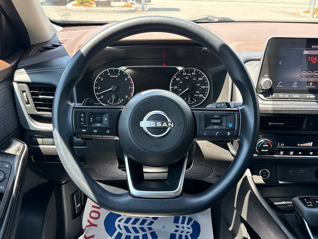 Used 2023 Nissan Rogue SV AWD/4WD image 16