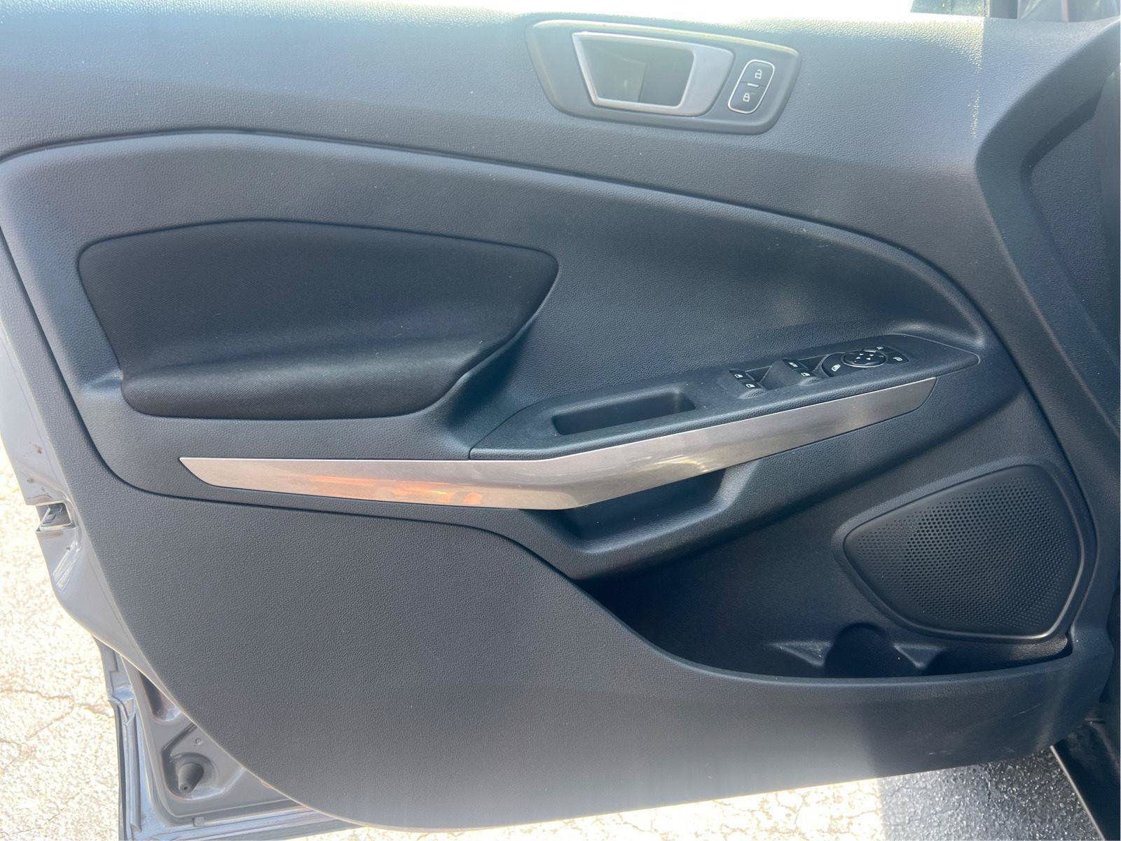 Used 2020 Ford EcoSport SE FWD image 14