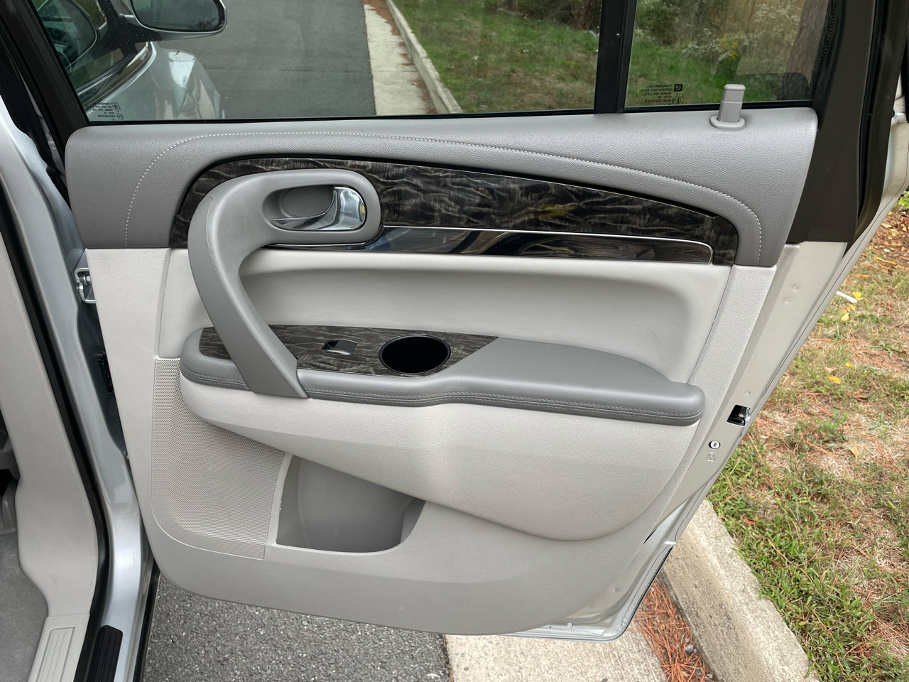 Used 2013 Buick Enclave Leather image 19