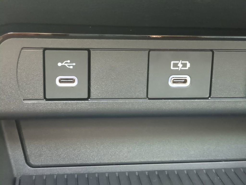 New 2025 Toyota Prius XSE image 22