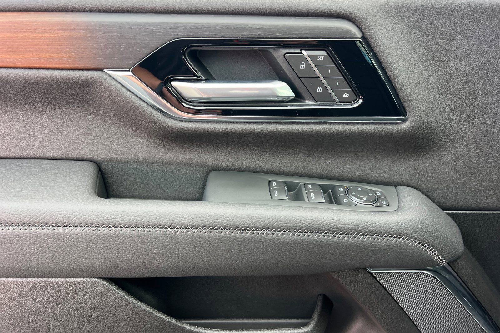 New 2026 GMC Yukon Denali image 9