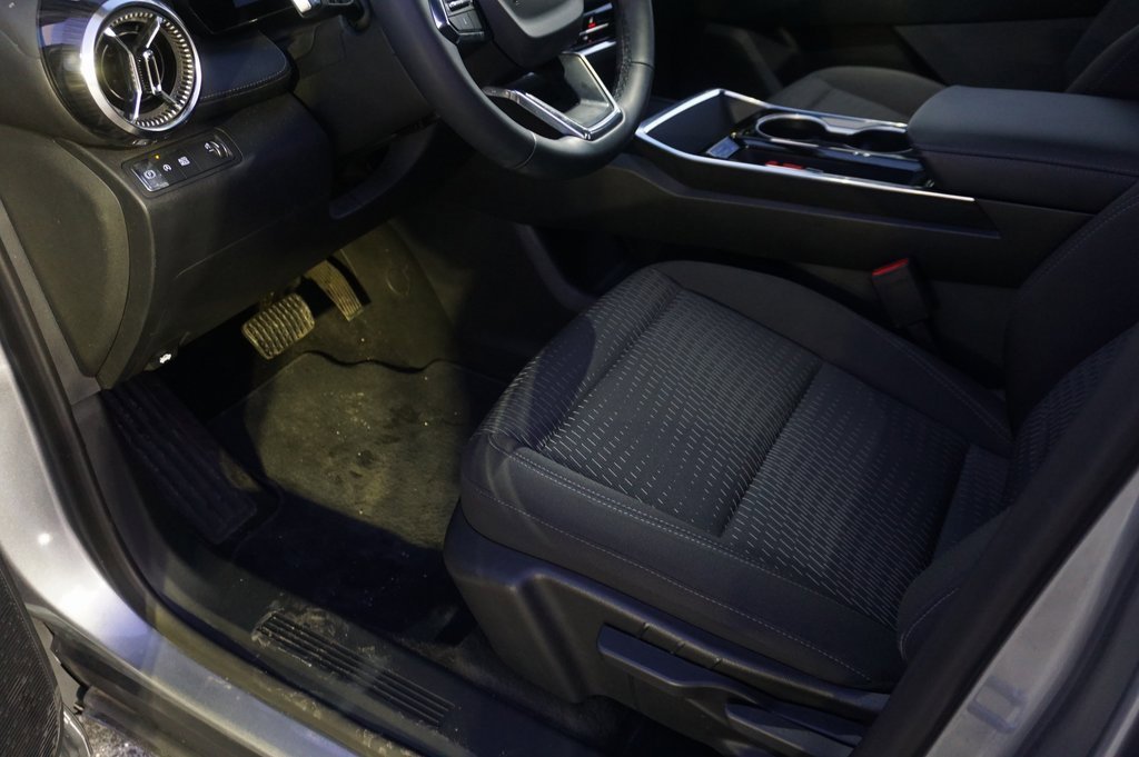 Certified 2025 Chevrolet Equinox LT w/ Safety and Technology Package image 24