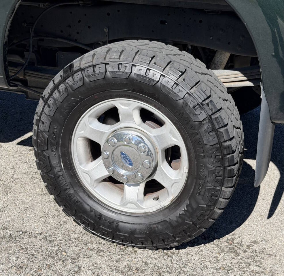 Used 2016 Ford F250 XL w/ XL Appearance Package AWD/4WD image 32