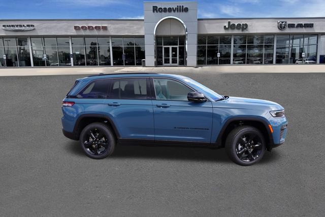New 2026 Jeep Grand Cherokee Limited w/ Limited Altitude Package AWD/4WD image 2