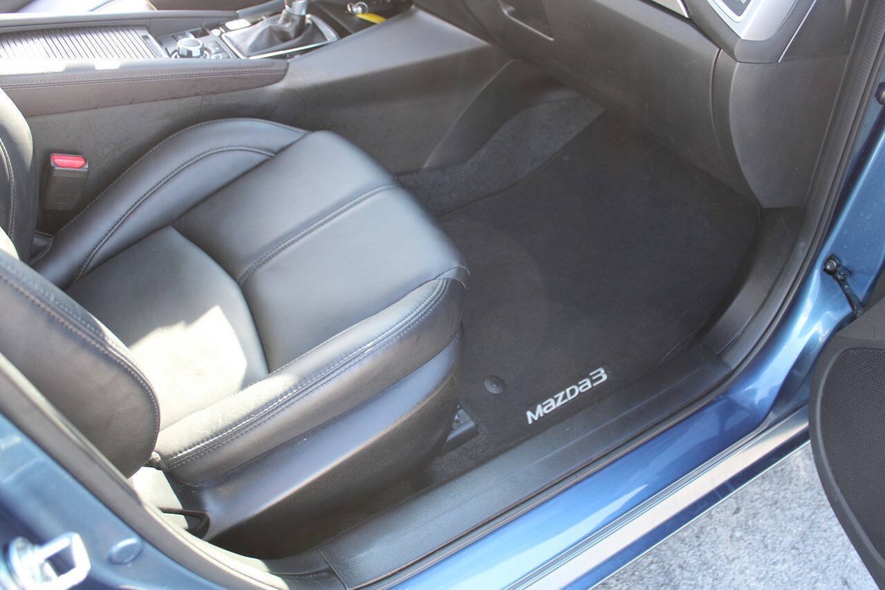 Used 2017 MAZDA MAZDA3 Touring FWD image 42