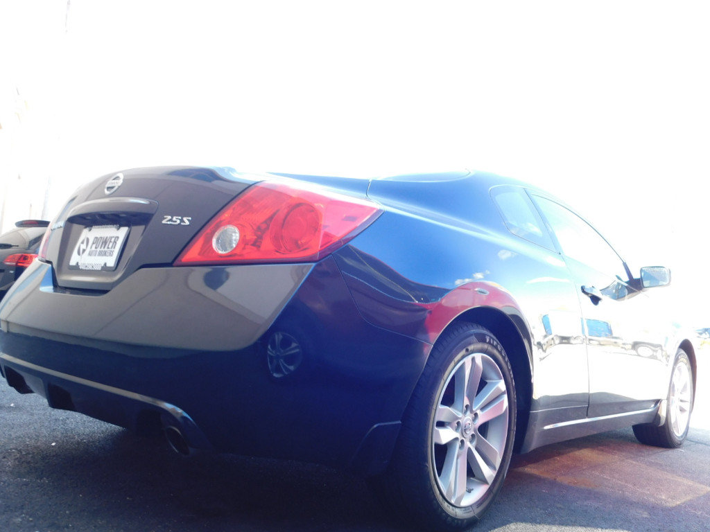 Used 2010 Nissan Altima 2.5 S w/ Premium Pkg FWD image 5