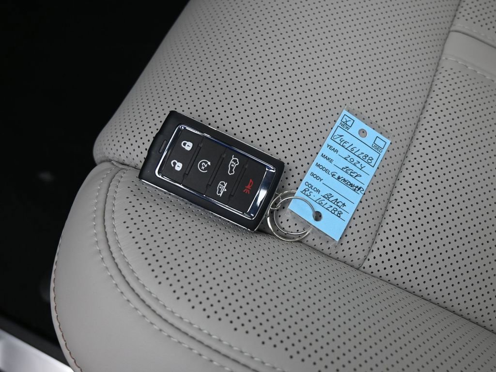 Used 2024 Jeep Grand Wagoneer L 4WD image 19
