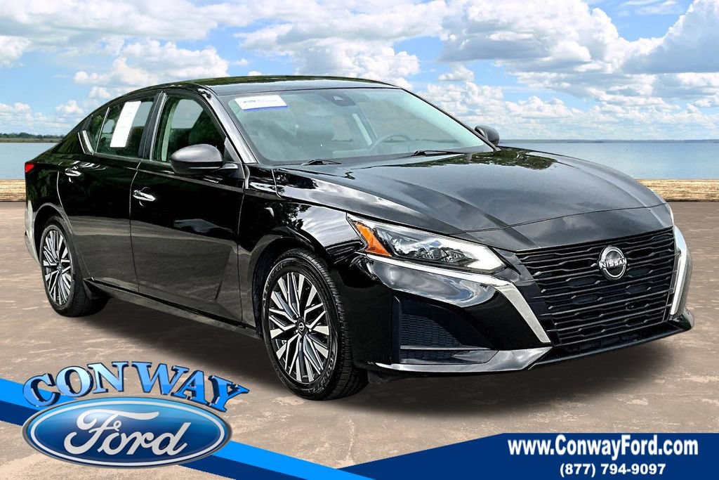 Used 2024 Nissan Altima 2.5 SV