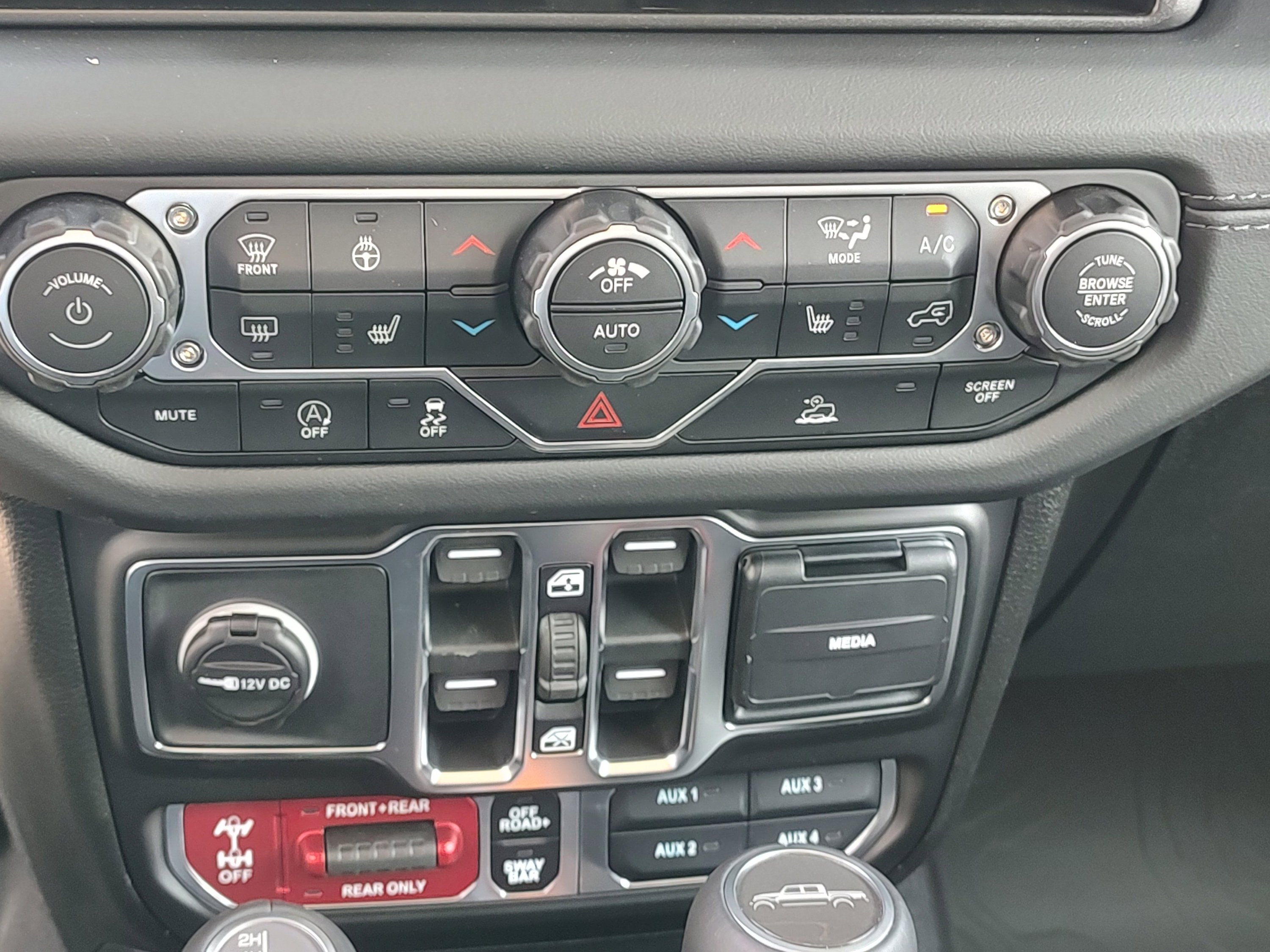 New 2026 Jeep Gladiator Mojave AWD/4WD image 17