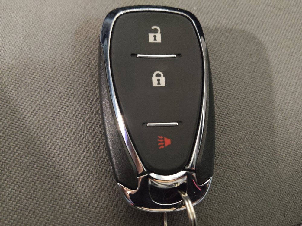 Used 2021 Chevrolet Equinox LS FWD image 32