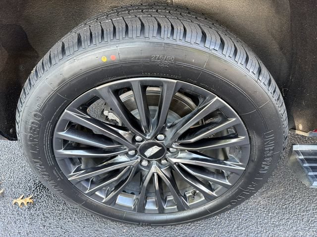 Used 2025 Cadillac Escalade ESV Sport Platinum RWD image 17
