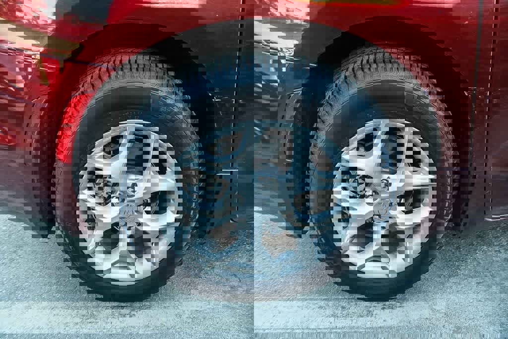 Used 2019 Chrysler Pacifica Touring-L Plus w/ Tire & Wheel Group image 12