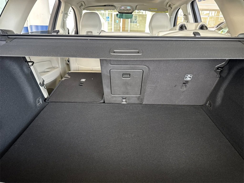 New 2026 Volvo XC60 T8 Ultra w/ Protection Package Premier image 14