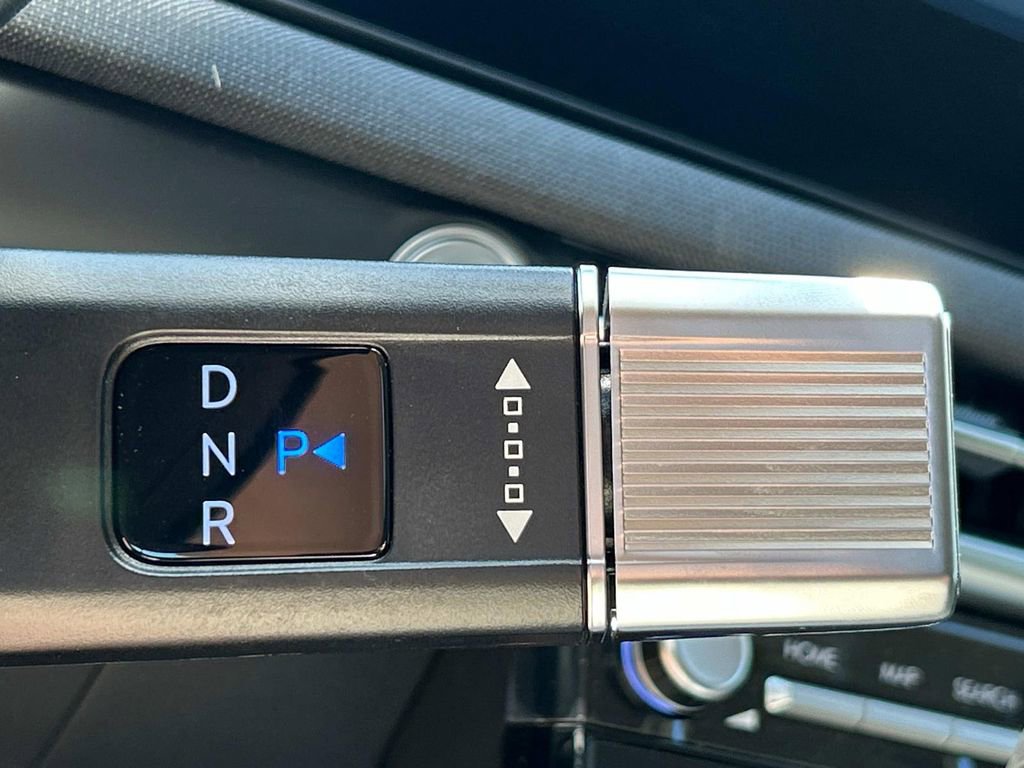 New 2025 Hyundai Tucson Limited AWD/4WD image 32