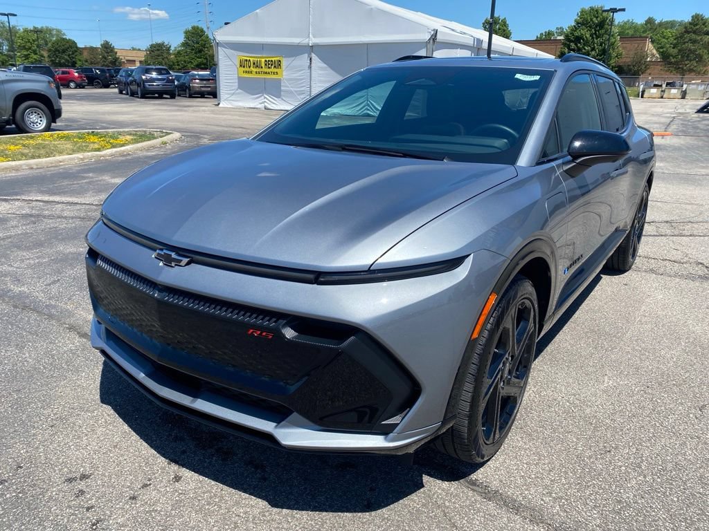 New 2025 Chevrolet Equinox EV RS FWD image 3