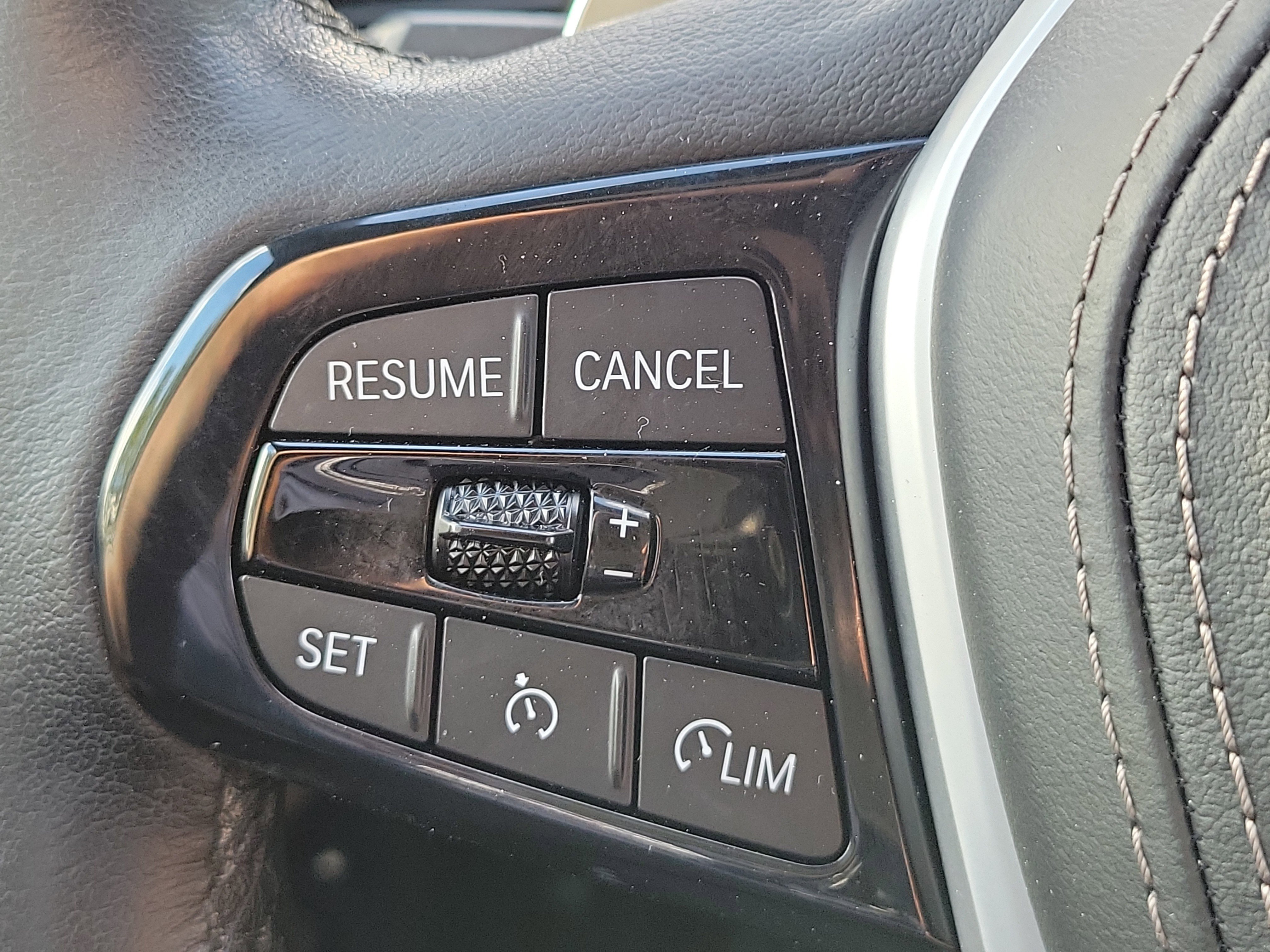 Certified 2023 BMW 530e w/ Premium Package image 26