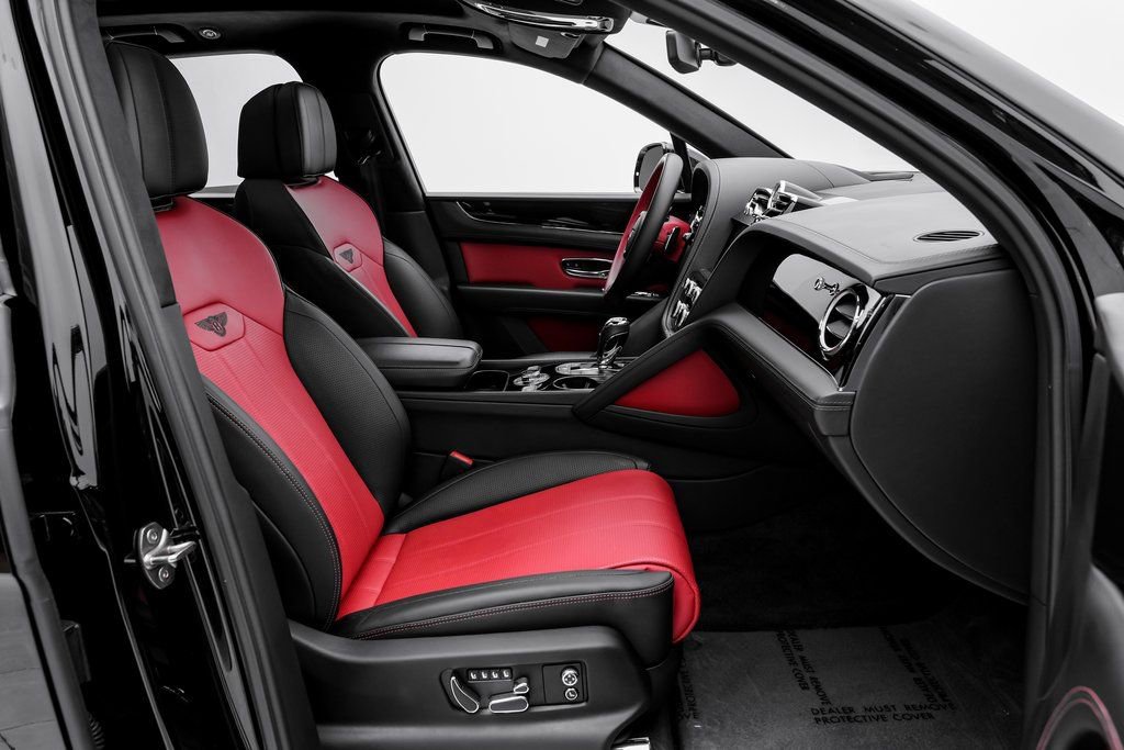 Used 2023 Bentley Bentayga image 36