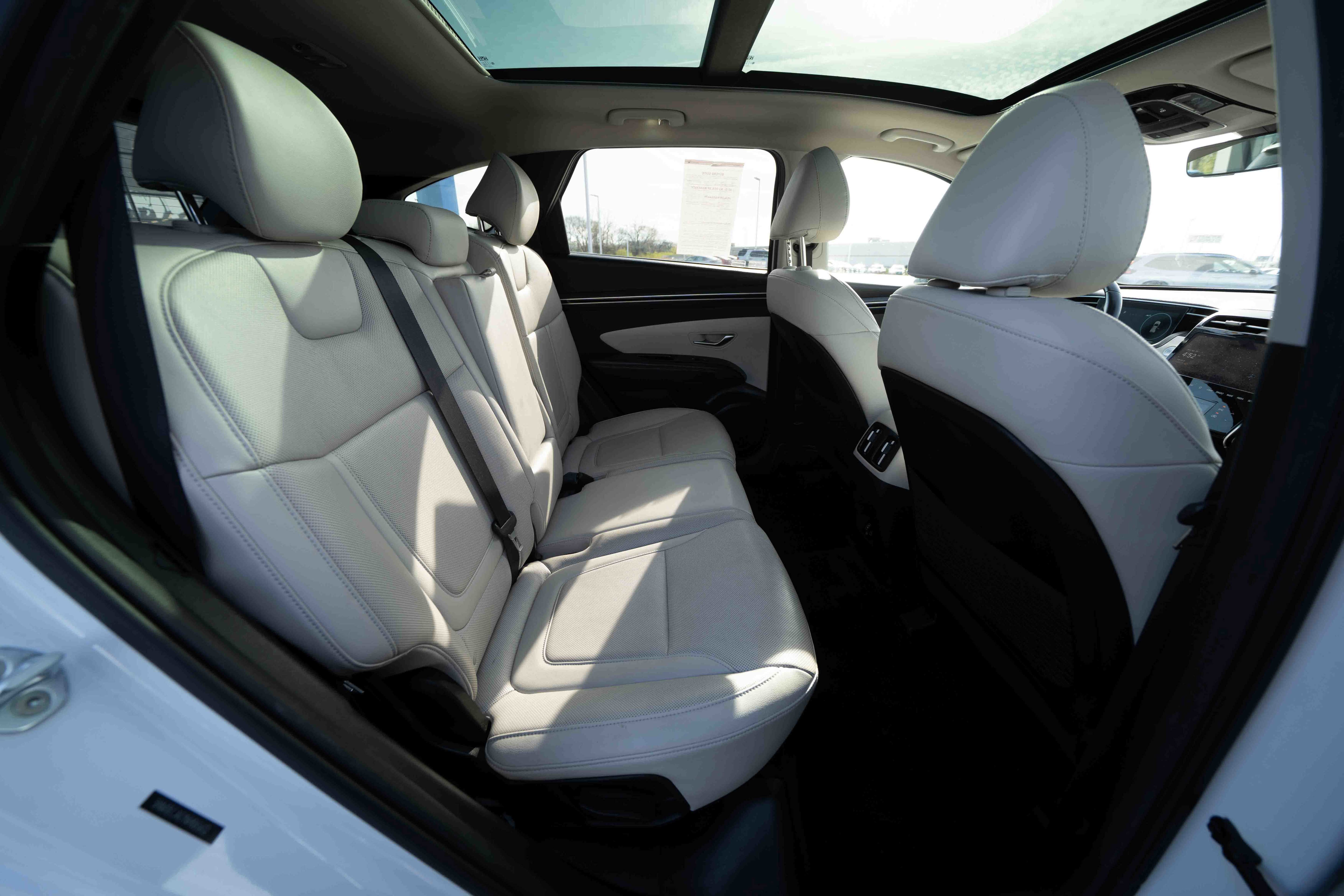 Used 2022 Hyundai Tucson Limited AWD/4WD image 25