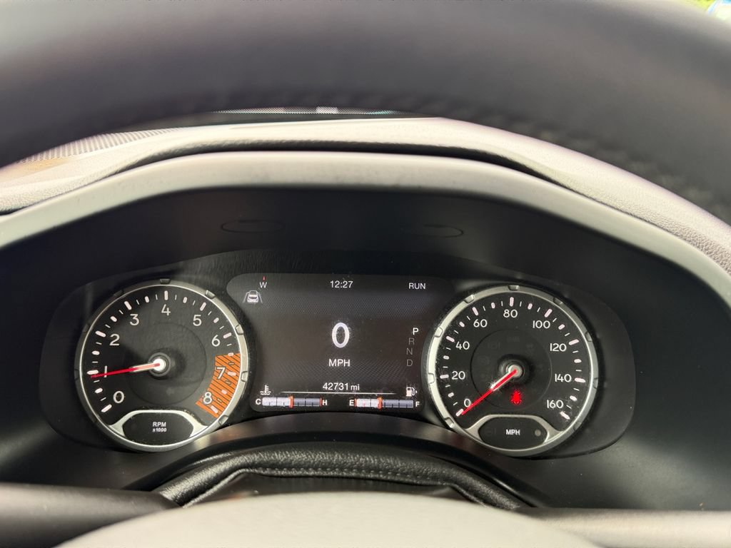 Used 2022 Jeep Renegade Latitude AWD/4WD image 21