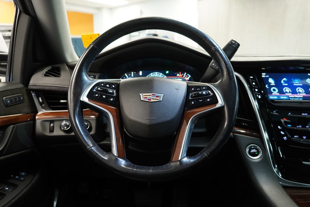 Used 2019 Cadillac Escalade ESV Luxury image 22