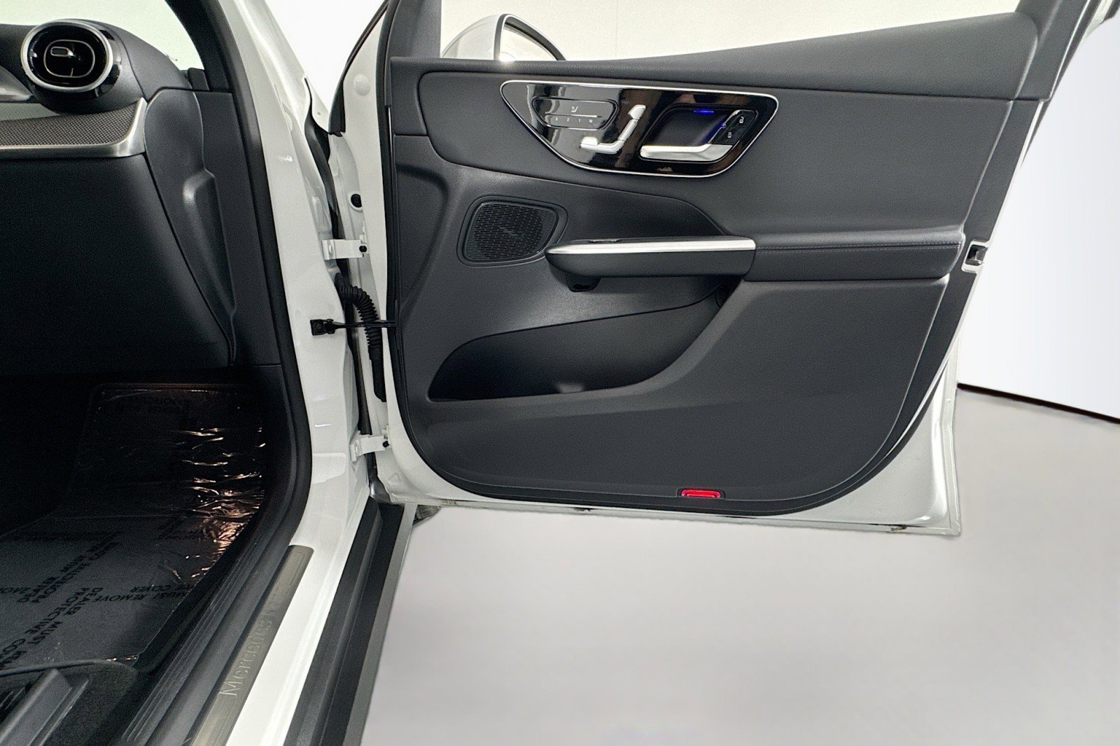 Certified 2026 Mercedes-Benz GLC 300 image 22