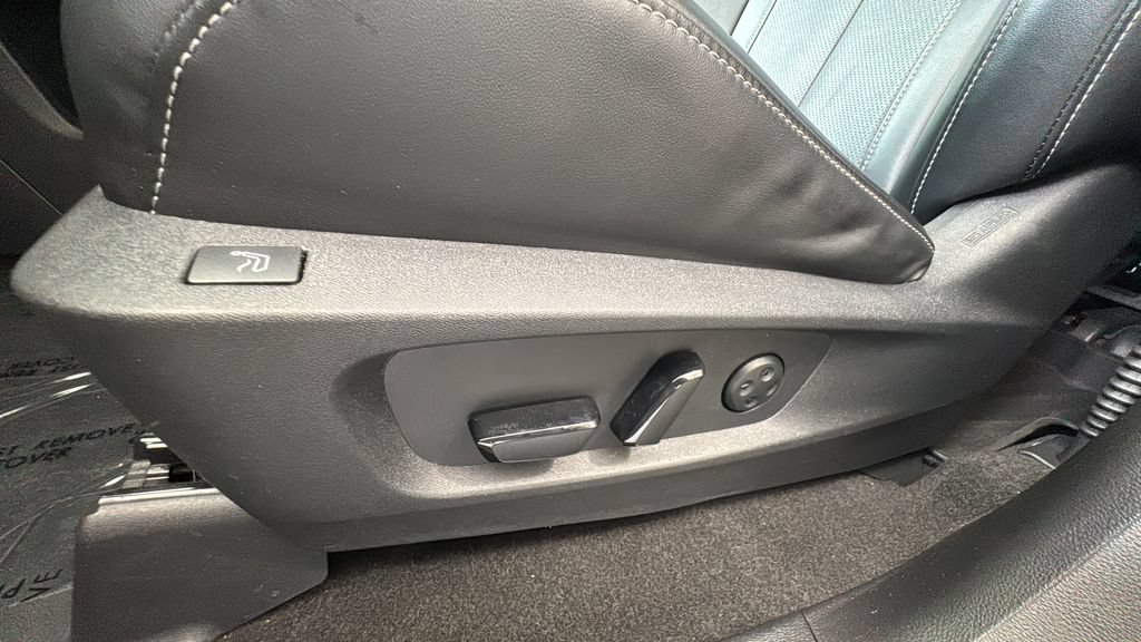Used 2023 INFINITI QX60 Sensory AWD/4WD image 11