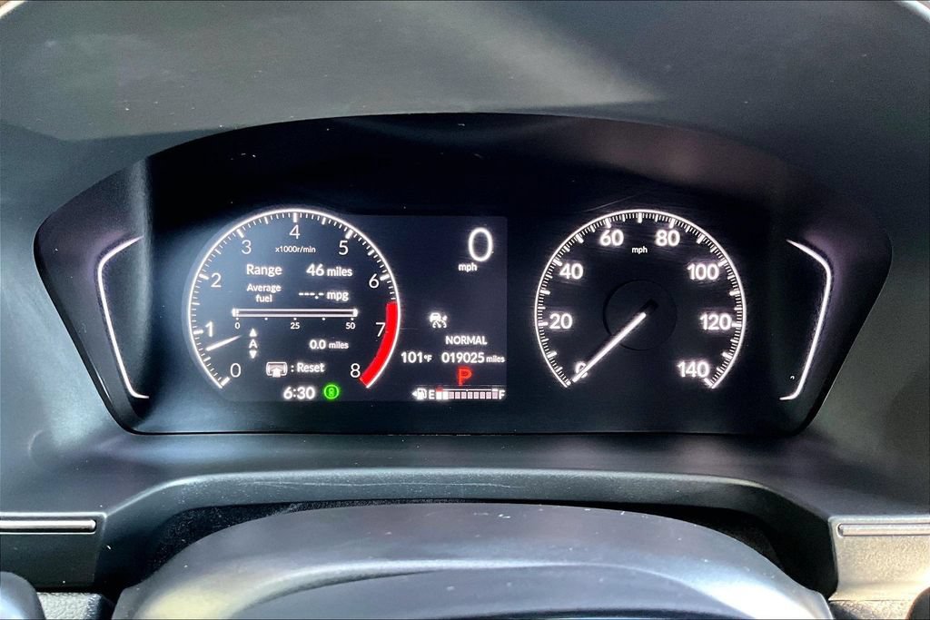 Used 2025 Honda Pilot TrailSport image 12