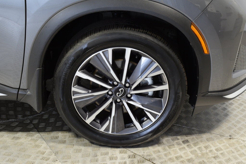 Certified 2026 INFINITI QX60 Luxe w/ Family Package AWD/4WD image 40